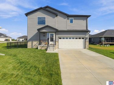 5806 S 94th Street, Lincoln, NE 68526
