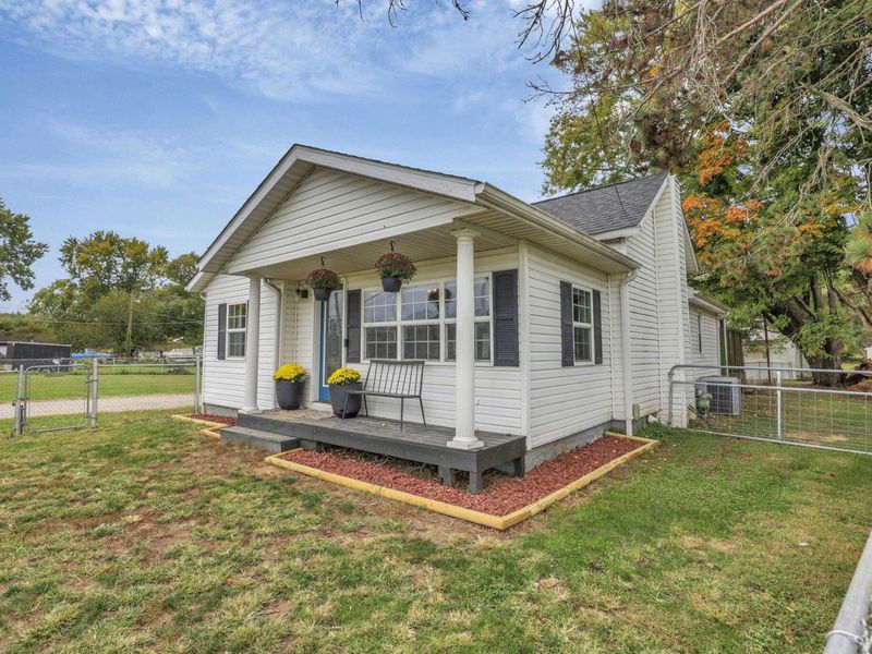 408 S High Street, Hebron, OH 43025 Photo 3