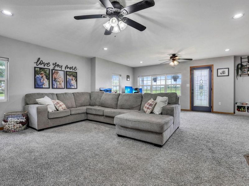 408 S High Street, Hebron, OH 43025 Photo 9