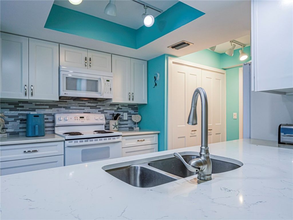 910 E Causeway Boulevard, Unit C13, Vero Beach, FL 32963 Photo