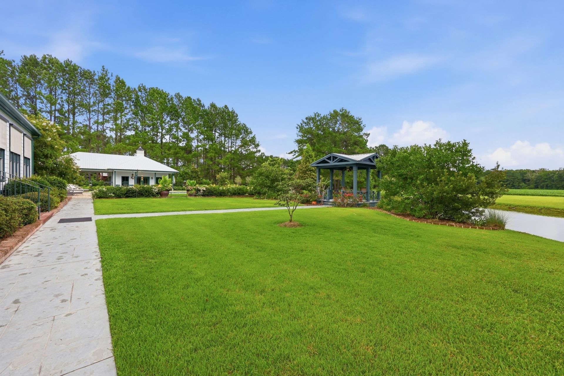 220 Boyd Rd Photo 43