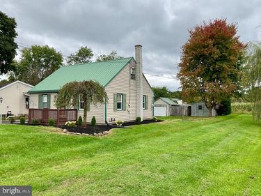 641 N FARMERSVILLE ROAD, EPHRATA, PA 17522