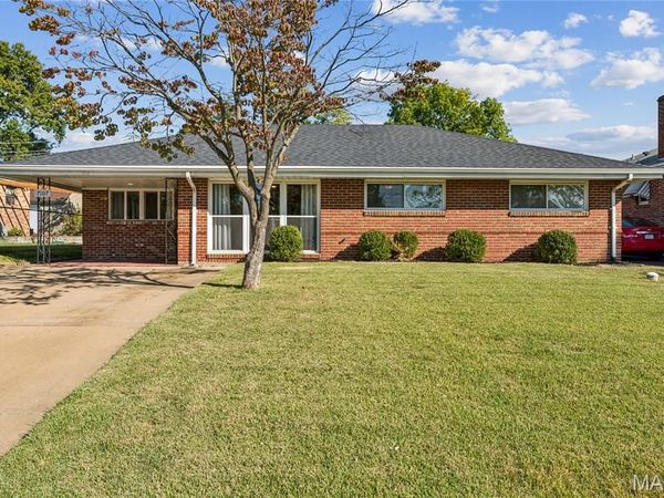 7107 Heege Road, St Louis, MO 63123