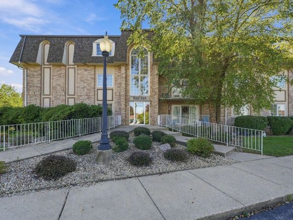 206 Swan Drive , Unit 2b, Dyer, IN 46311