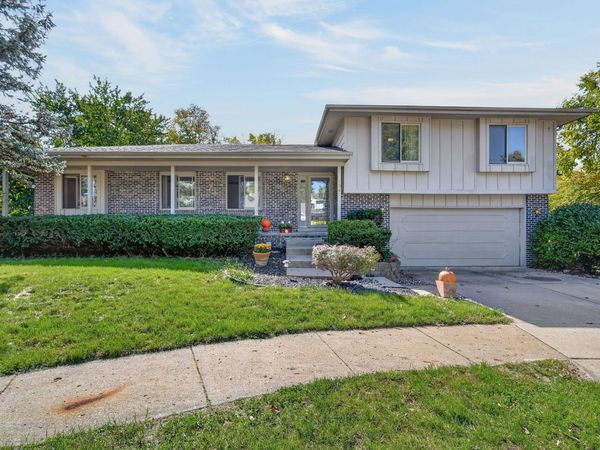 7024 Sheridan Circle , Urbandale, IA 50322