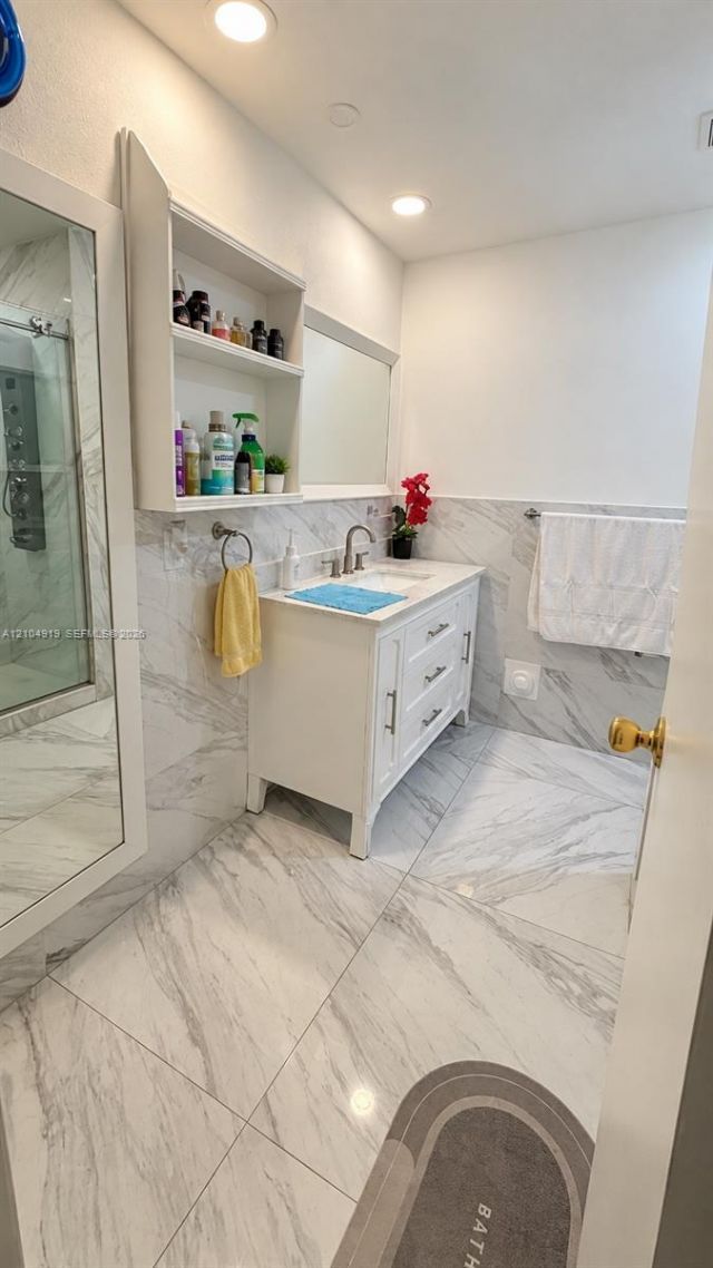18605 Atlantic Blvd , Sunny Isles Beach, FL 33160 Photo