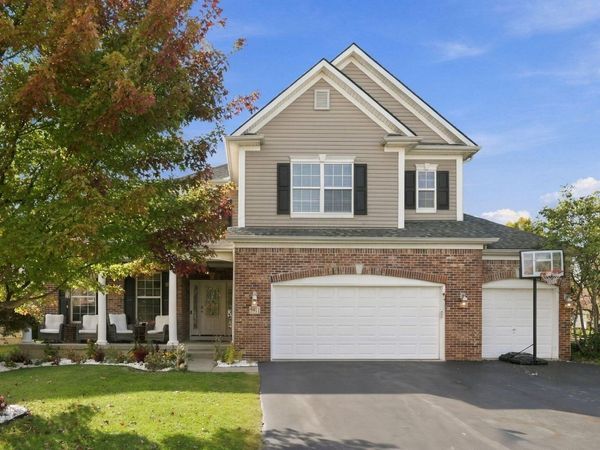 5911 Peridot Street , Grove City, OH 43123