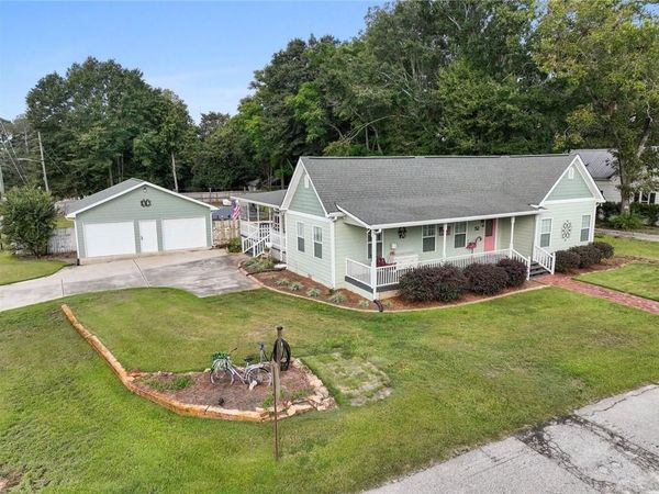 52 Ridge Street , Locust Grove, GA 30248