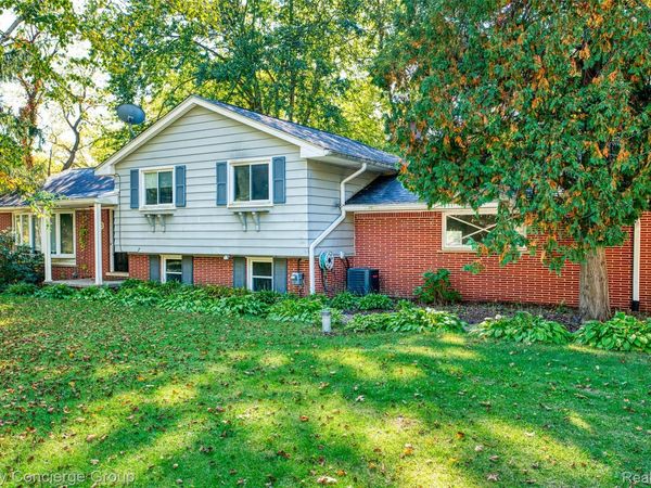 8330 Hamburg Road , Hamburg Township, Mi 48116