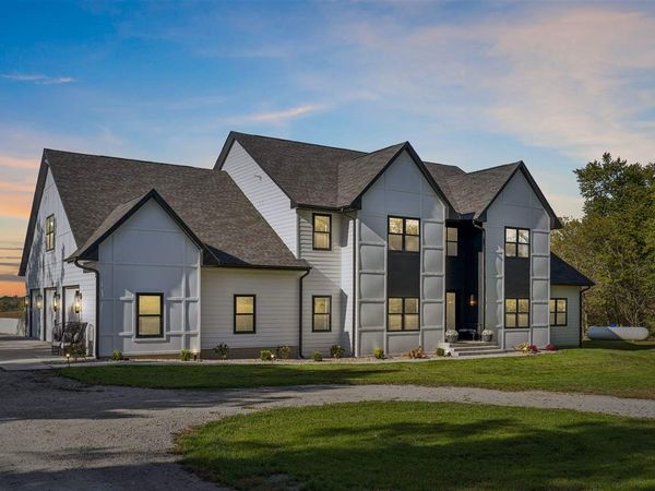 4764 Rapid Creek Road NE, Iowa City, IA 52245