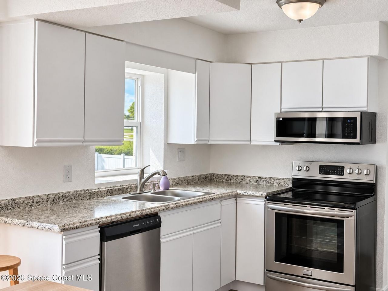 1308 Sun Circle W, Melbourne, FL 32935 Photo