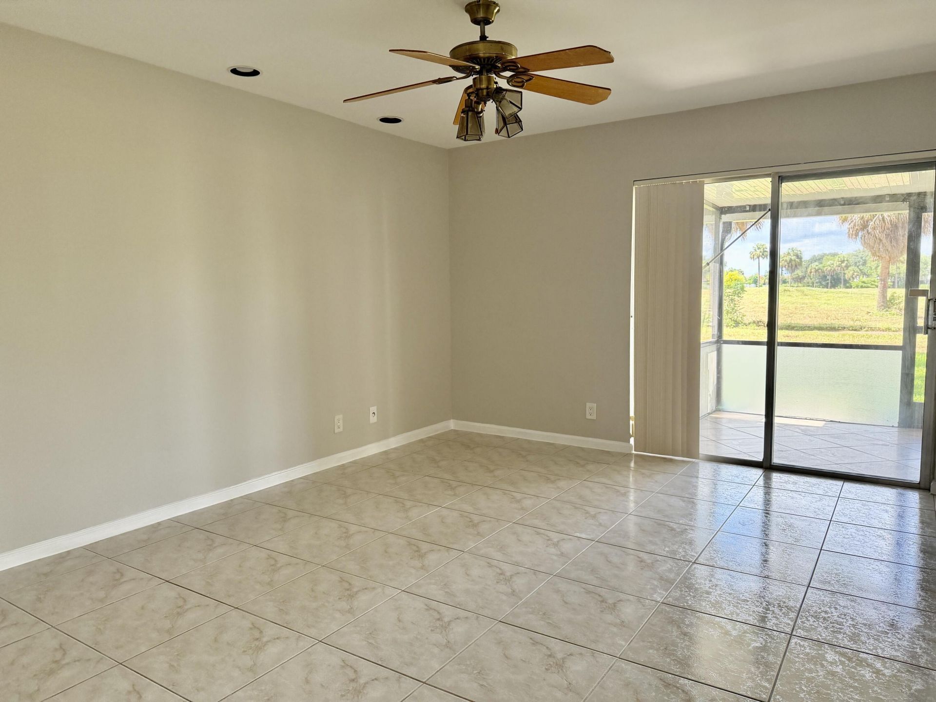 7426 Pinewalk Drive S, Unit 19-4, Margate, FL 33063 Photo