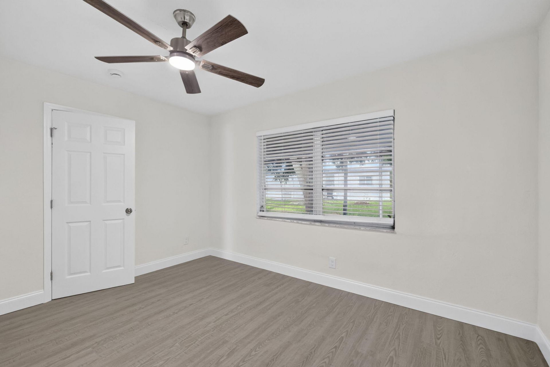 7422 NW 70th Avenue, Tamarac, FL 33321 Photo