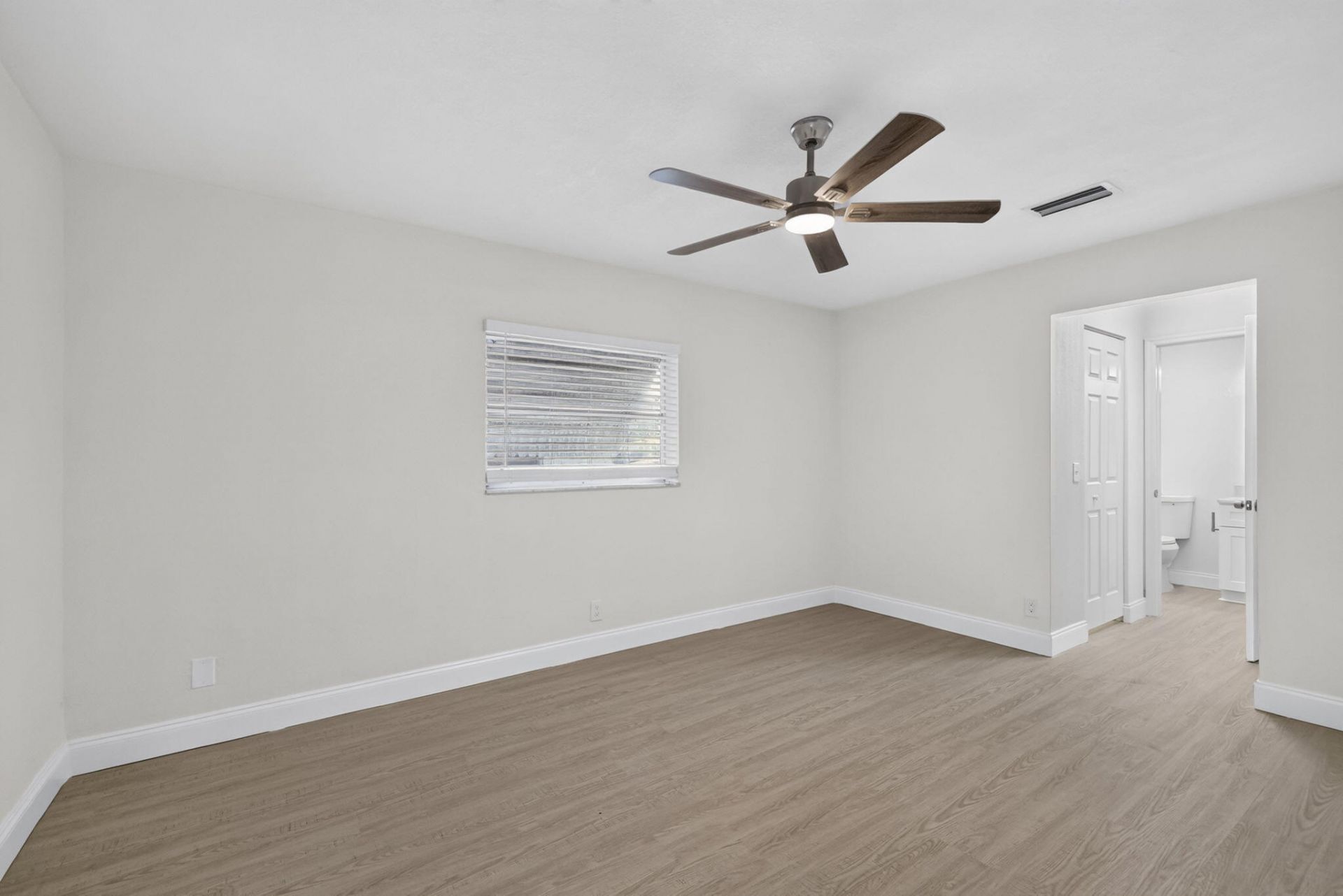 7422 NW 70th Avenue, Tamarac, FL 33321 Photo