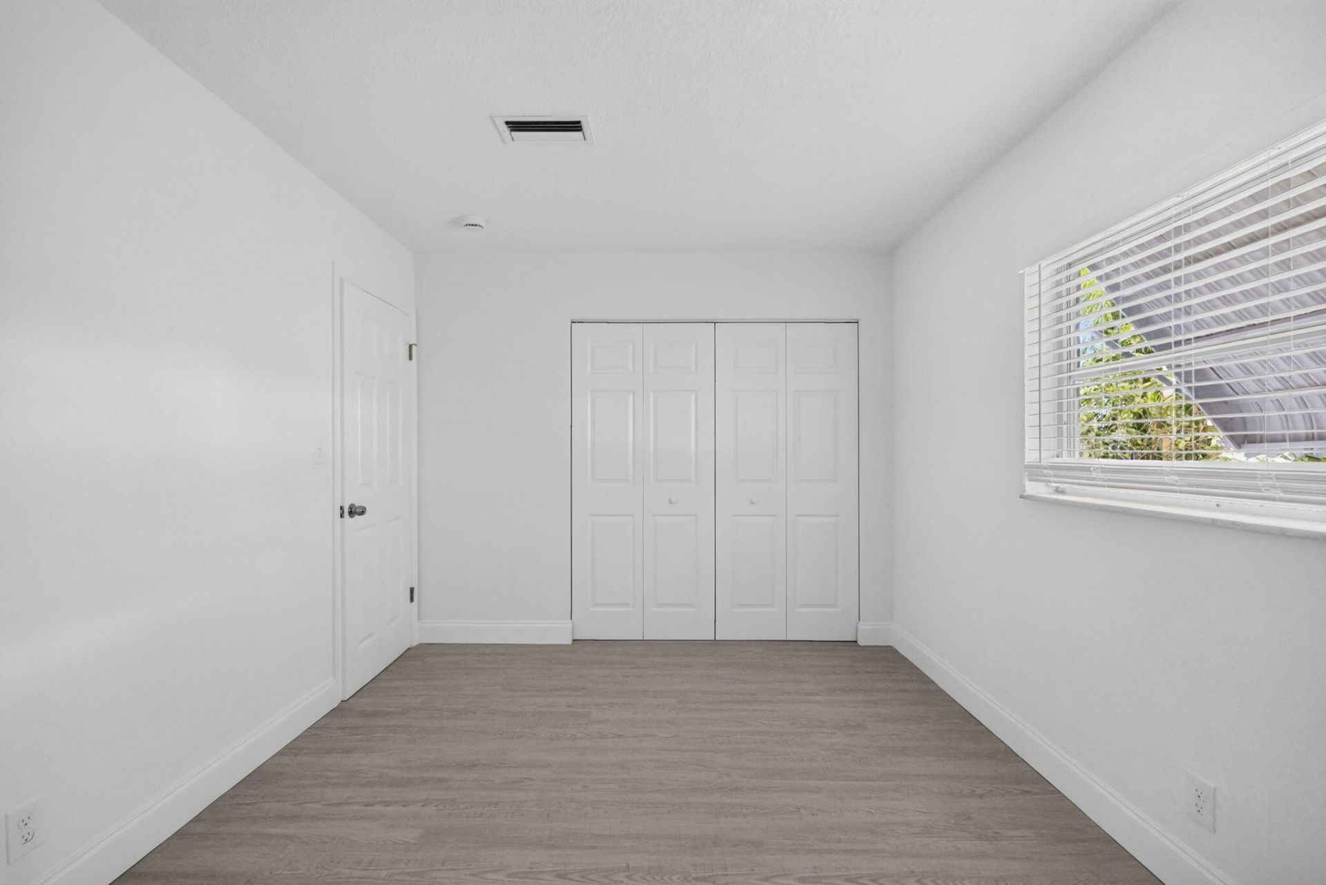 7422 NW 70th Avenue, Tamarac, FL 33321 Photo