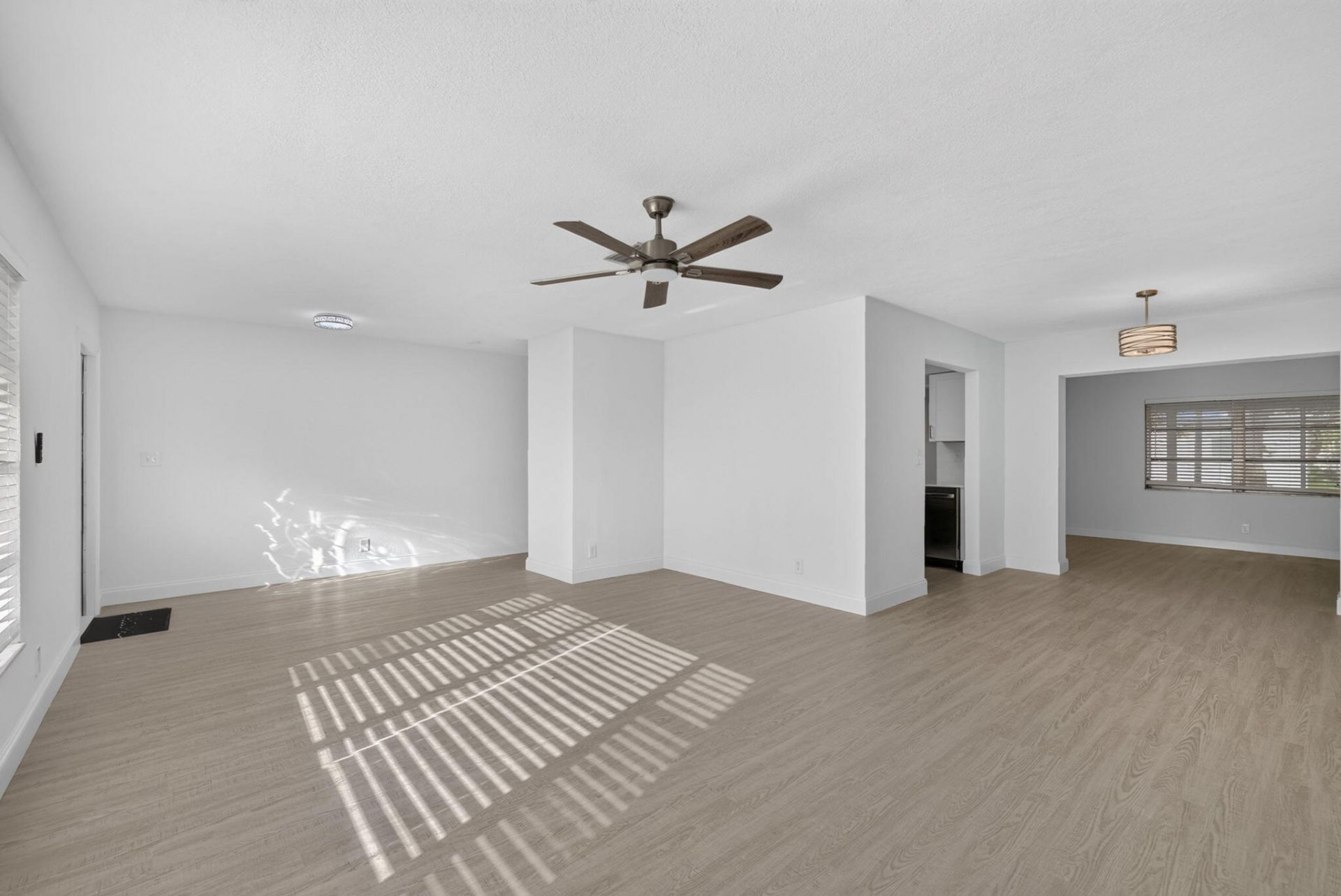 7422 NW 70th Avenue, Tamarac, FL 33321 Photo