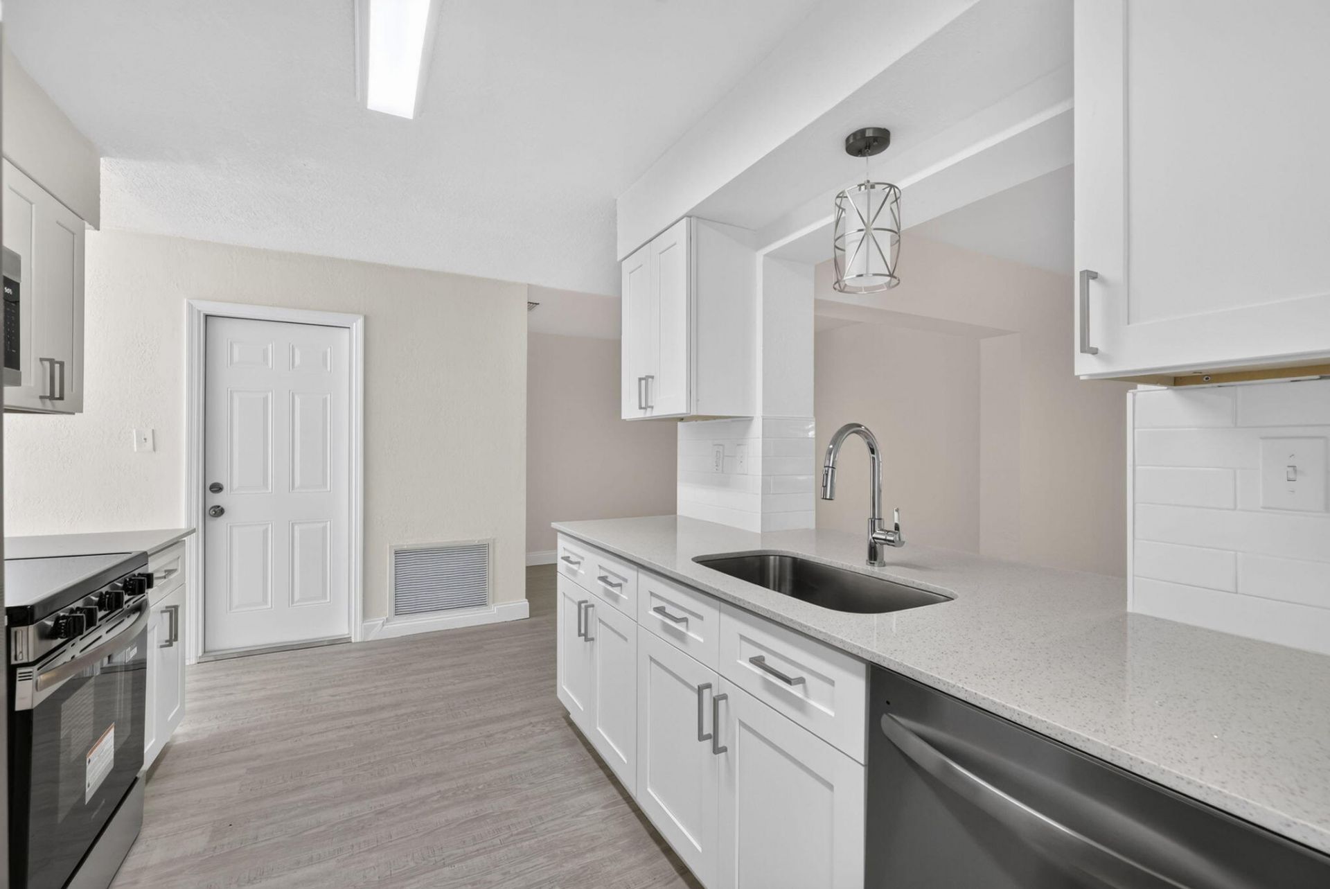 7422 NW 70th Avenue, Tamarac, FL 33321 Photo
