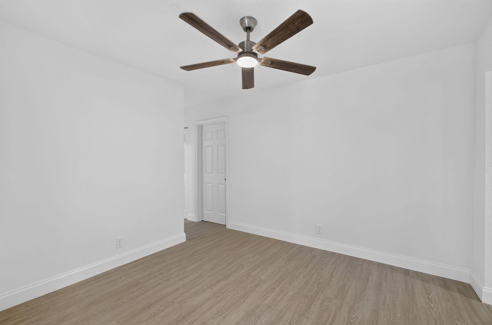 7422 NW 70th Avenue, Tamarac, FL 33321 Photo