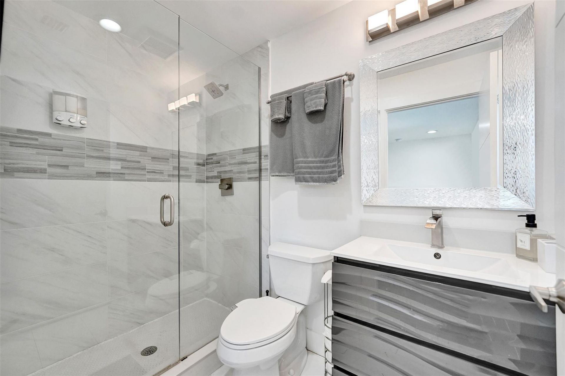 2502 NE 6th Avenue, Wilton Manors, FL 33305 Photo
