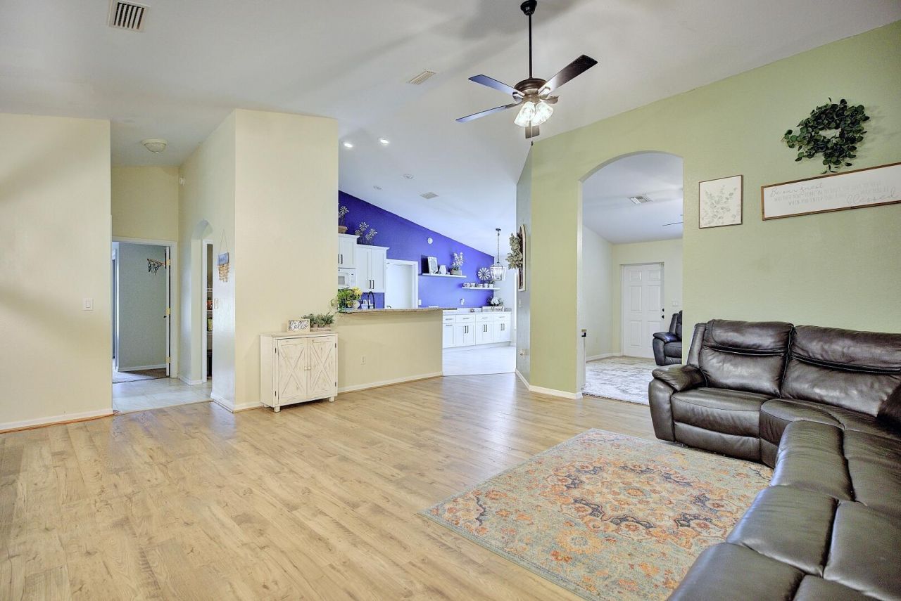 9134 Oviedo Street, Sebring, FL 33872 Photo