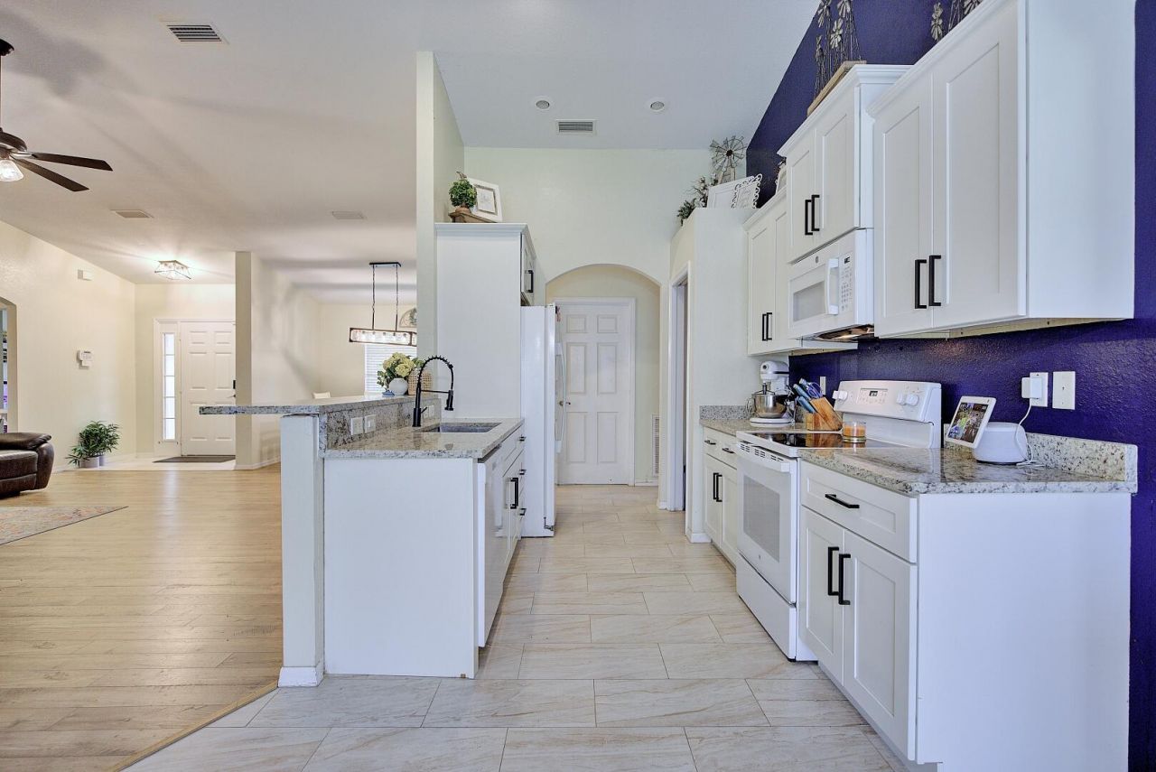 9134 Oviedo Street, Sebring, FL 33872 Photo