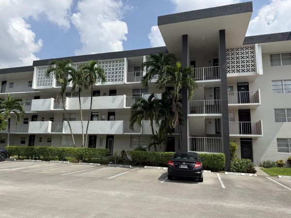 2991 NW 46TH Avenue, Unit 207, Lauderdale Lakes, FL 33313