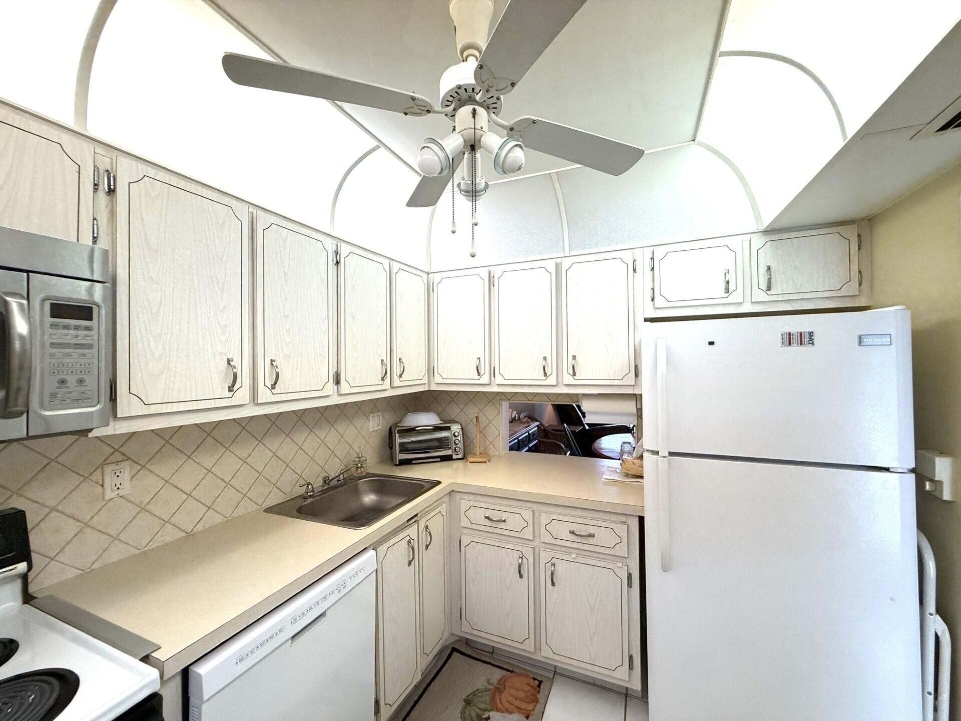 2991 NW 46th Avenue, Unit 207, Lauderdale Lakes, FL 33313 Photo