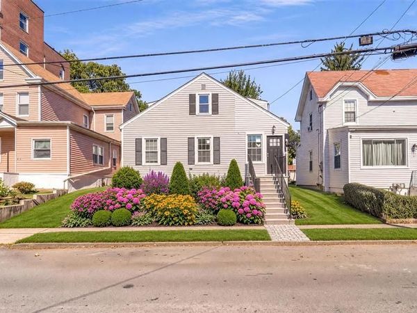 219 E 238th Street, Bronx, NY 10470