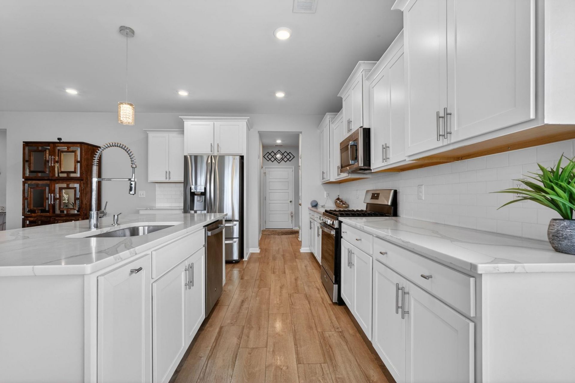 3045 Sistine St. Photo 13