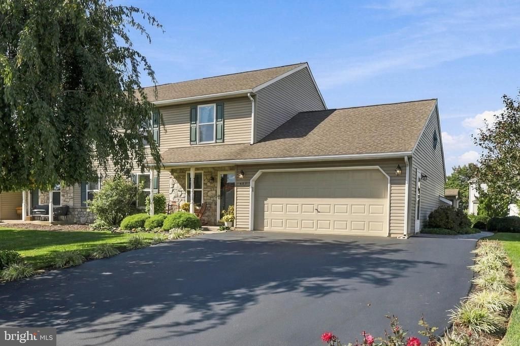 487 DAISY DRIVE, NEW HOLLAND, PA 17557