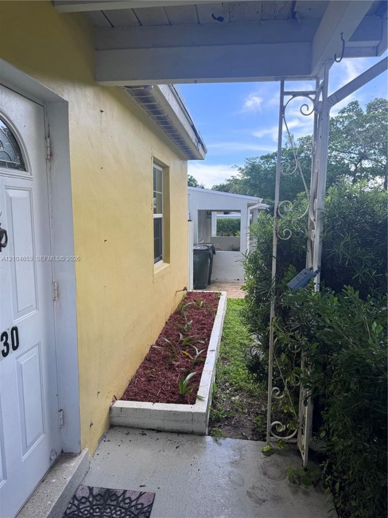 1530 N 17th Ave N , Lake Worth, FL 33460 Photo