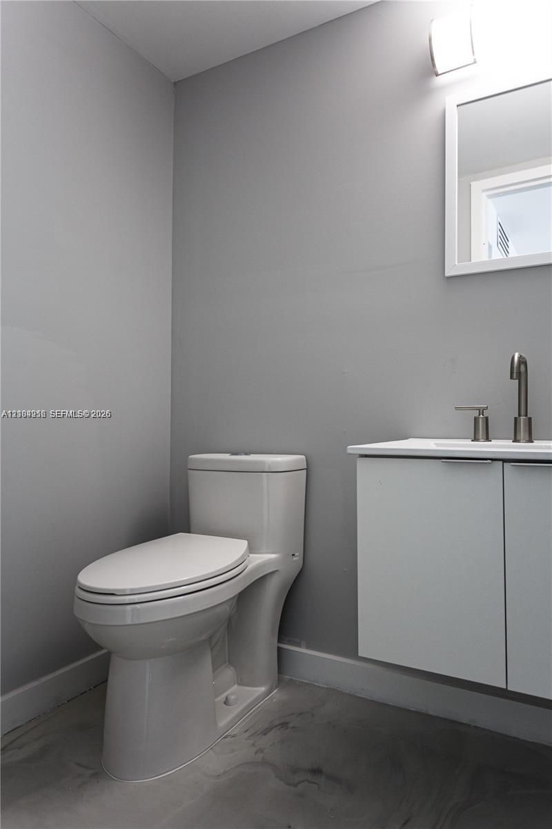 17021 N Bay Rd , Unit 428, Sunny Isles Beach, FL 33160 Photo
