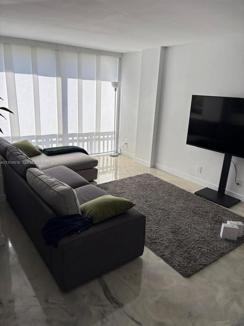 17021 N Bay Rd , Unit 428, Sunny Isles Beach, FL 33160 Photo