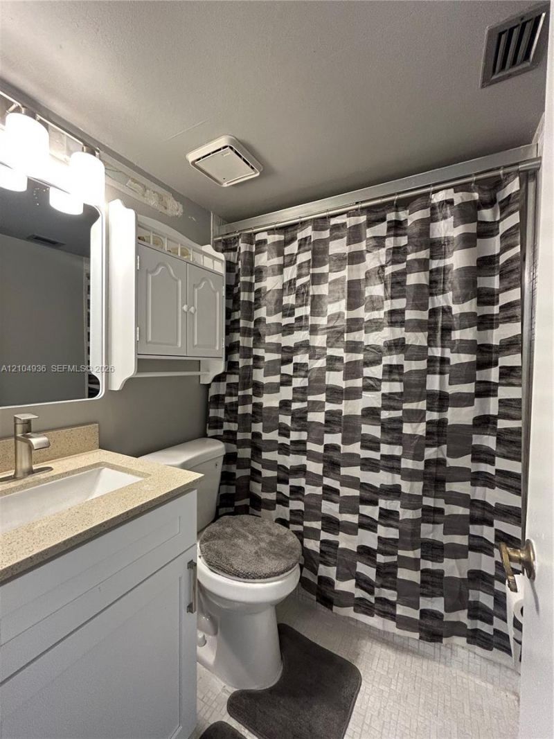 200 Berkley Rd, Unit 202, Hollywood, FL 33024 Photo