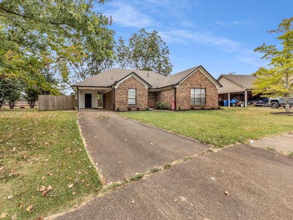 1302 Baywood Circle, West Memphis, AR 72301