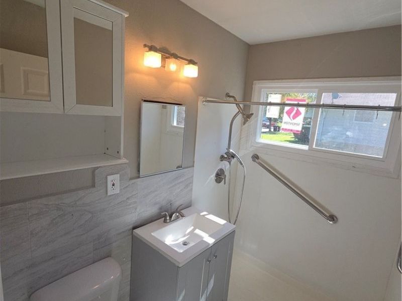 3276 E 145th Street, Cleveland, OH 44120 Photo 9