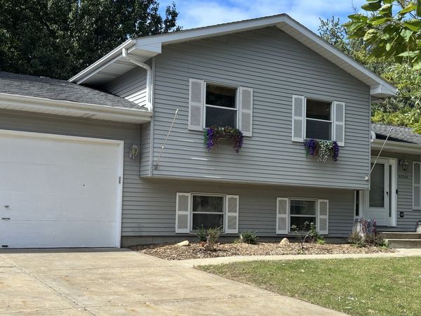 37244 N Capillo Avenue, Lake Villa, IL 60046