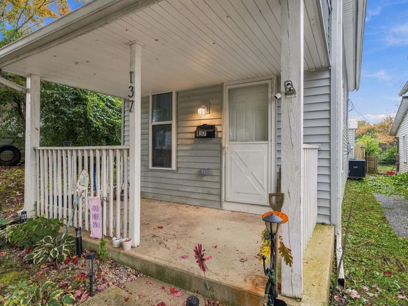 137 Logan Street , Circleville, OH 43113 Photo 2