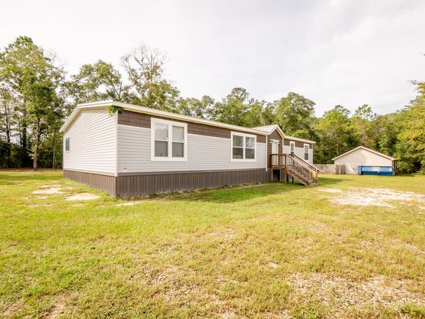115 W Orange Blossom Avenue, DeFuniak Springs, FL 32433
