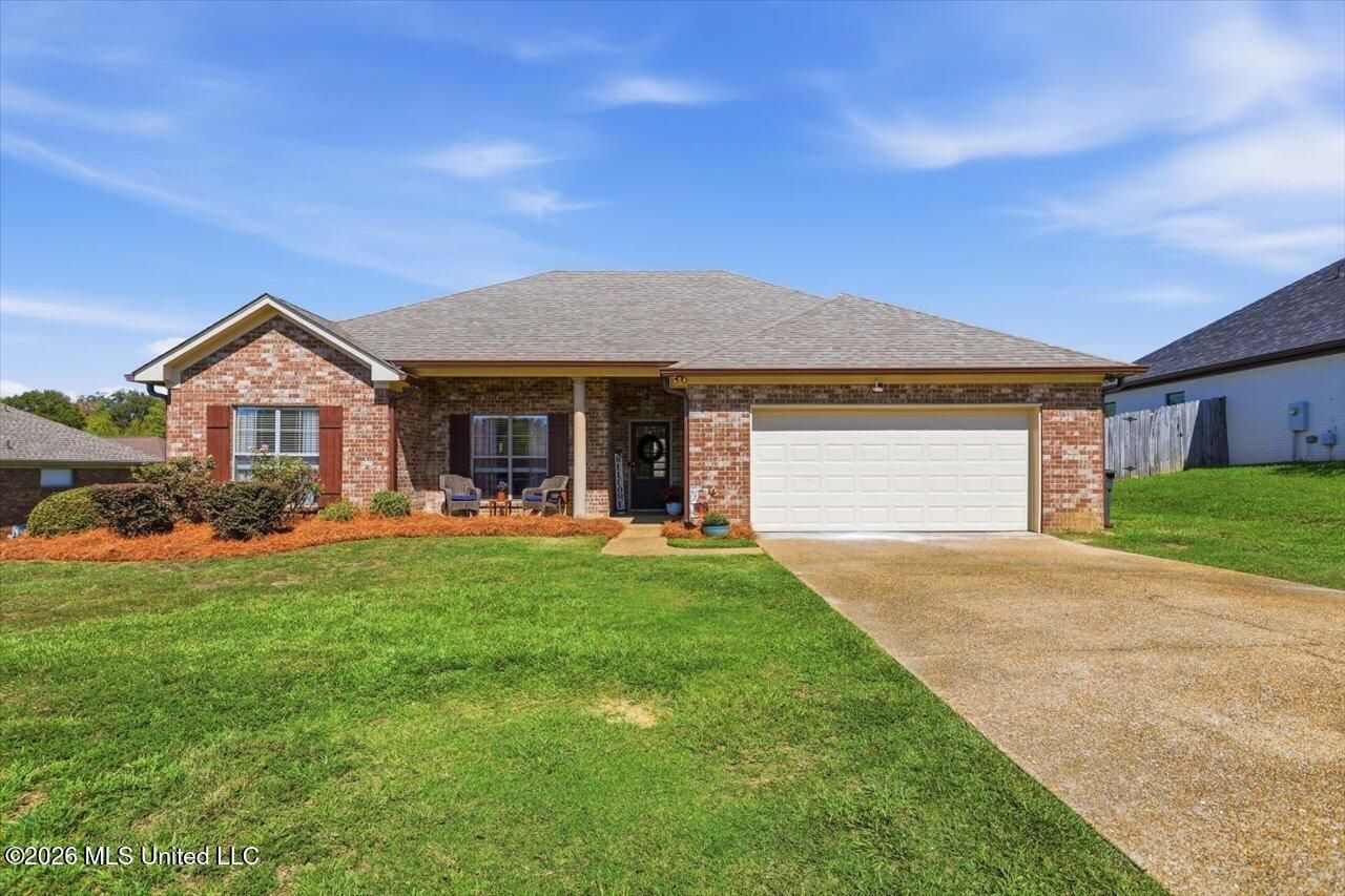 104 Carriage Lane, Florence, MS 39073 Main Photo