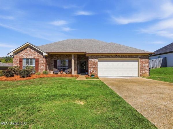 104 Carriage Lane, Florence, MS 39073