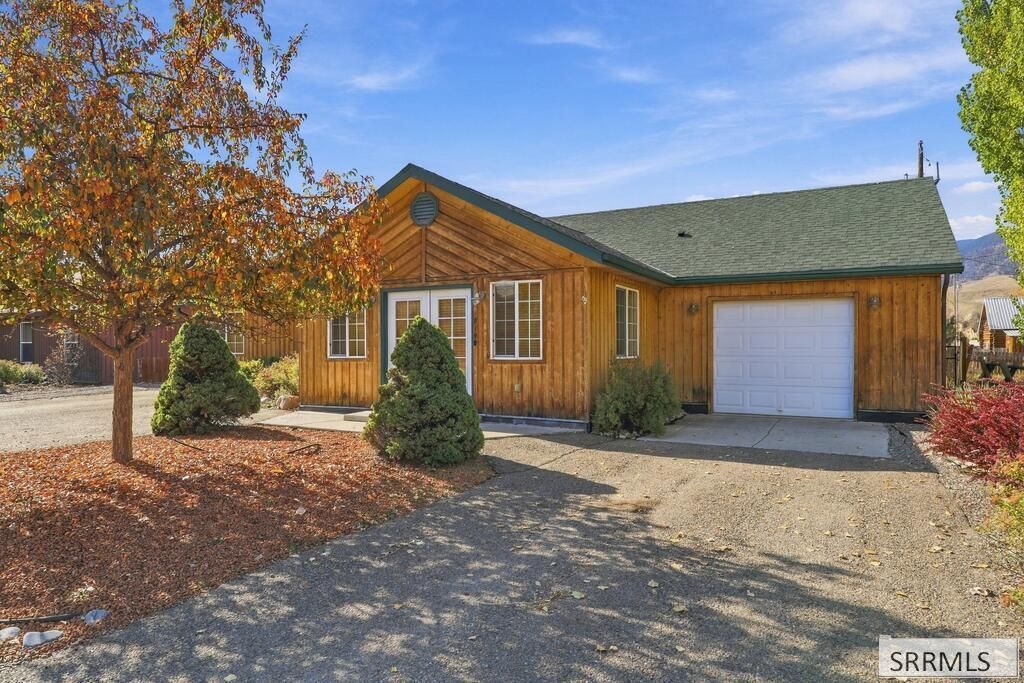 819 Idaho Avenue, Salmon, ID 83467 Main Photo