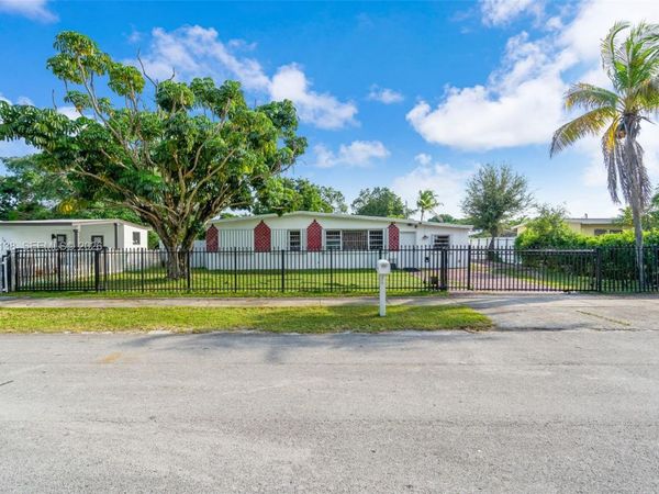 1920 NW 134th St , Miami, FL 33167