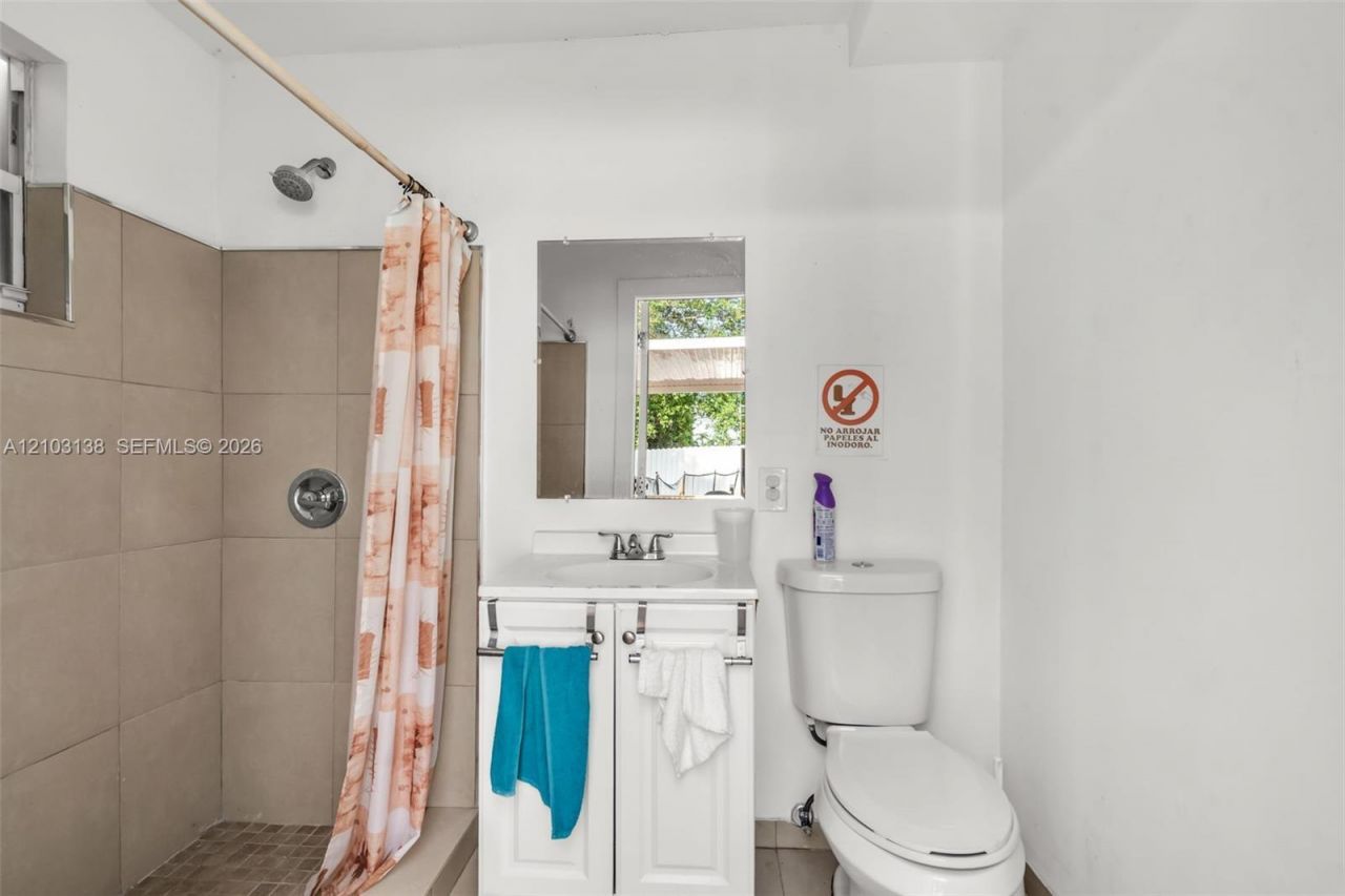 1920 NW 134th St , Miami, FL 33167 Photo