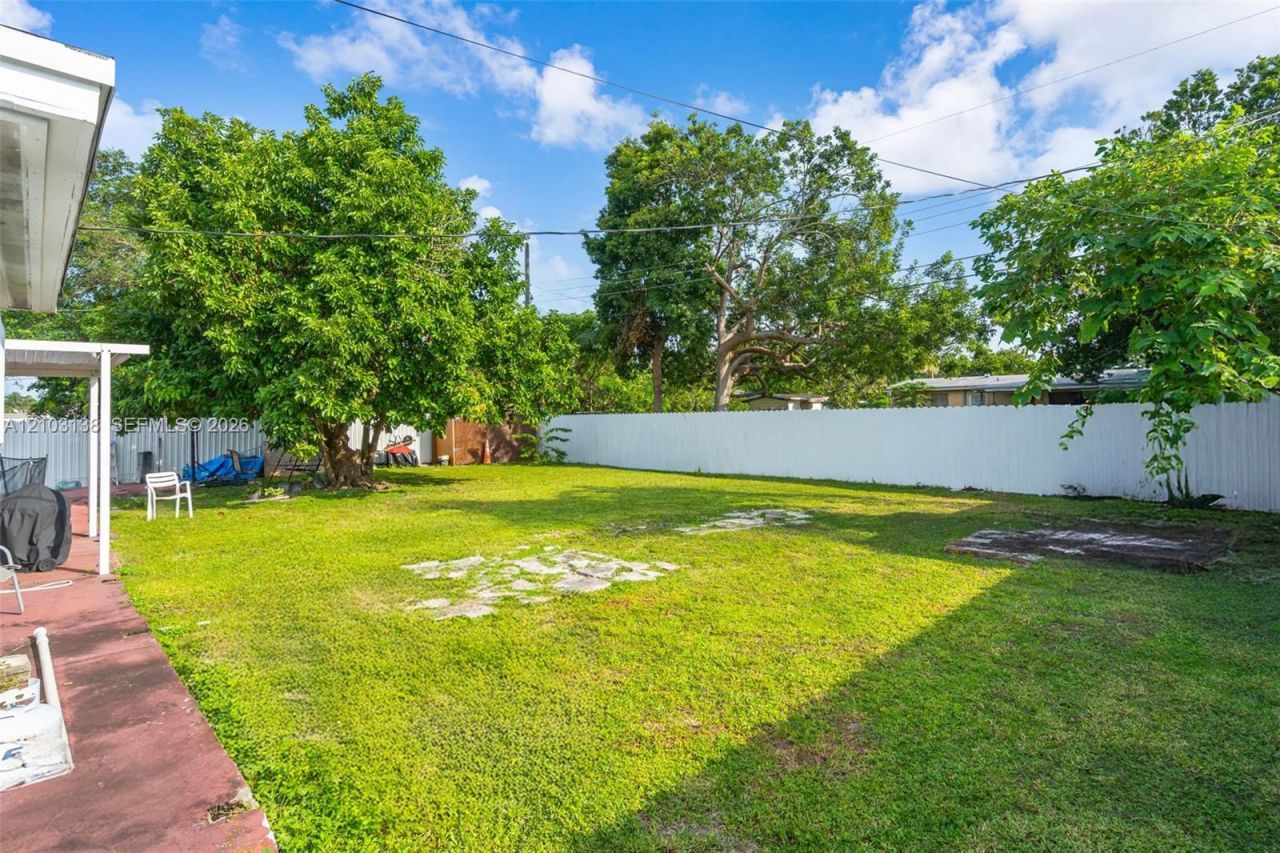 1920 NW 134th St , Miami, FL 33167 Photo