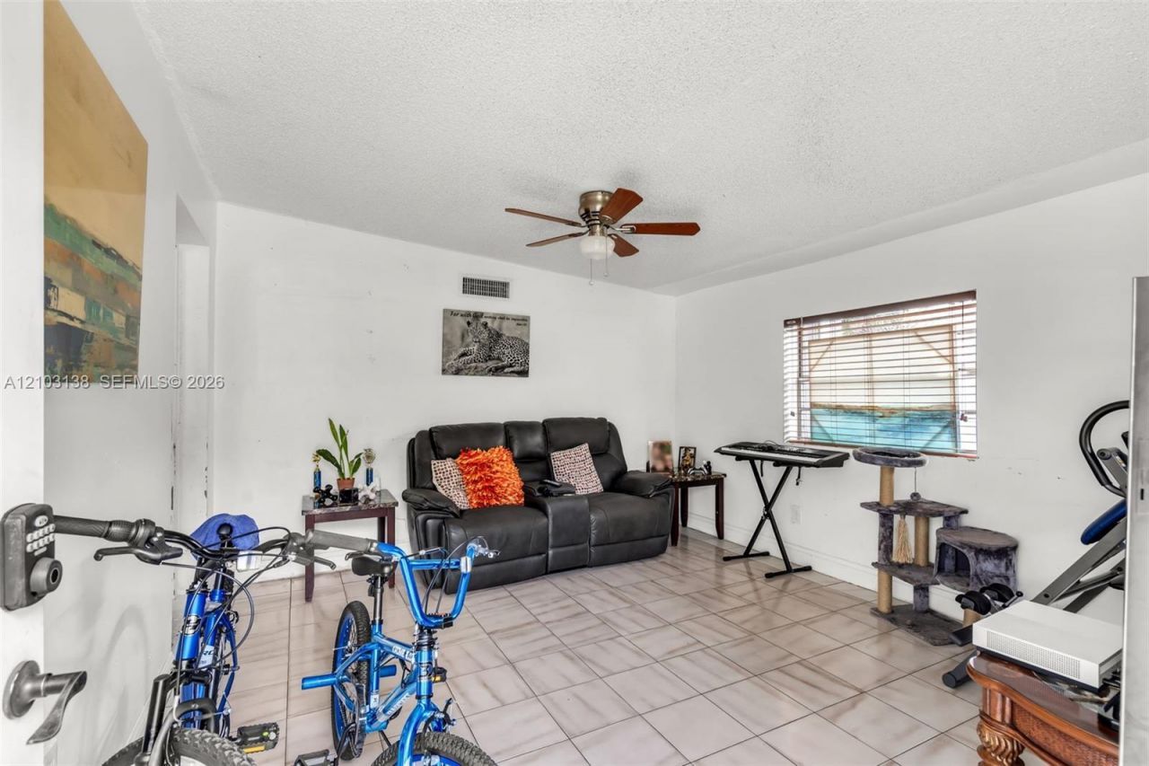 1920 NW 134th St , Miami, FL 33167 Photo