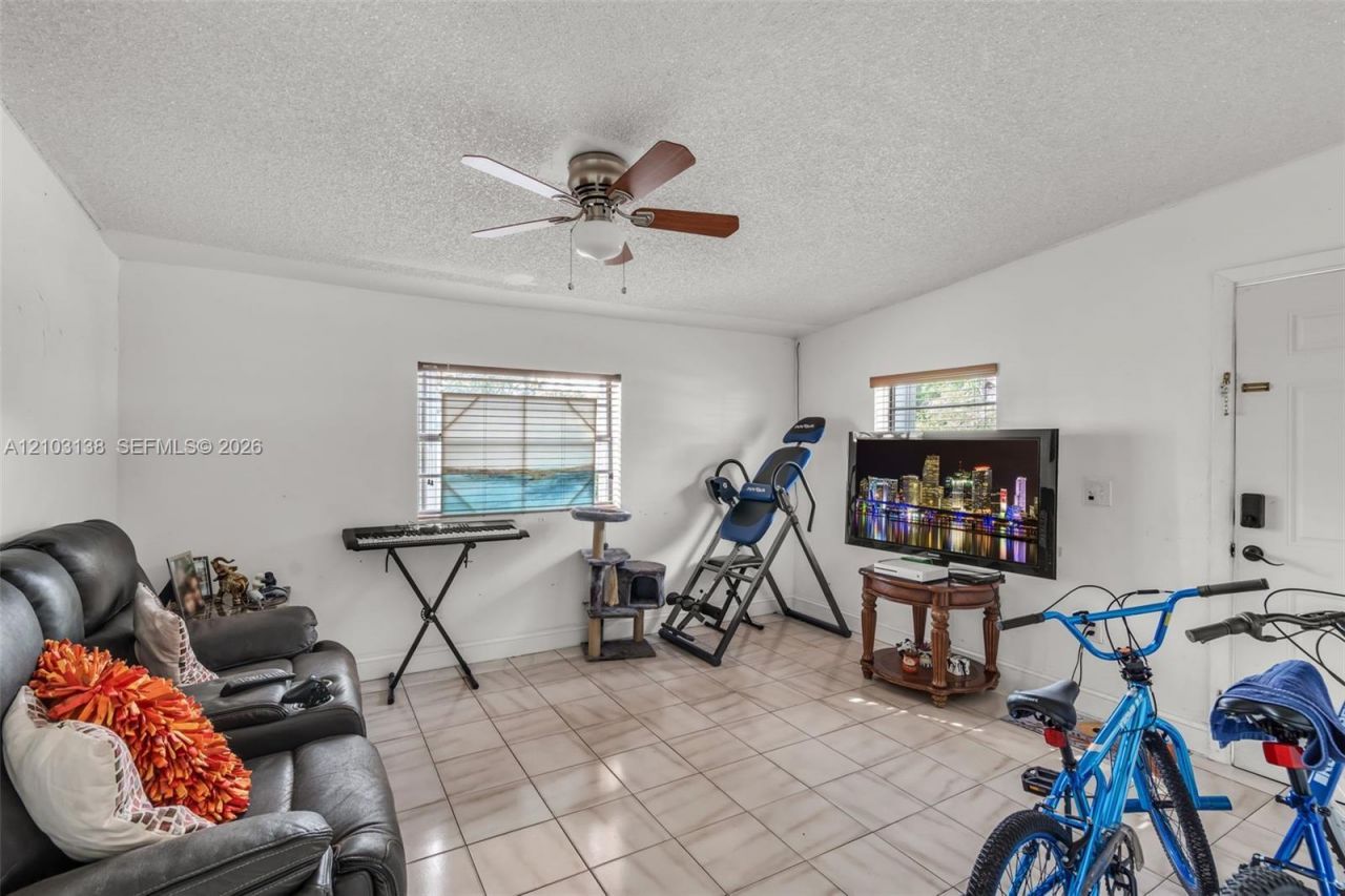 1920 NW 134th St , Miami, FL 33167 Photo