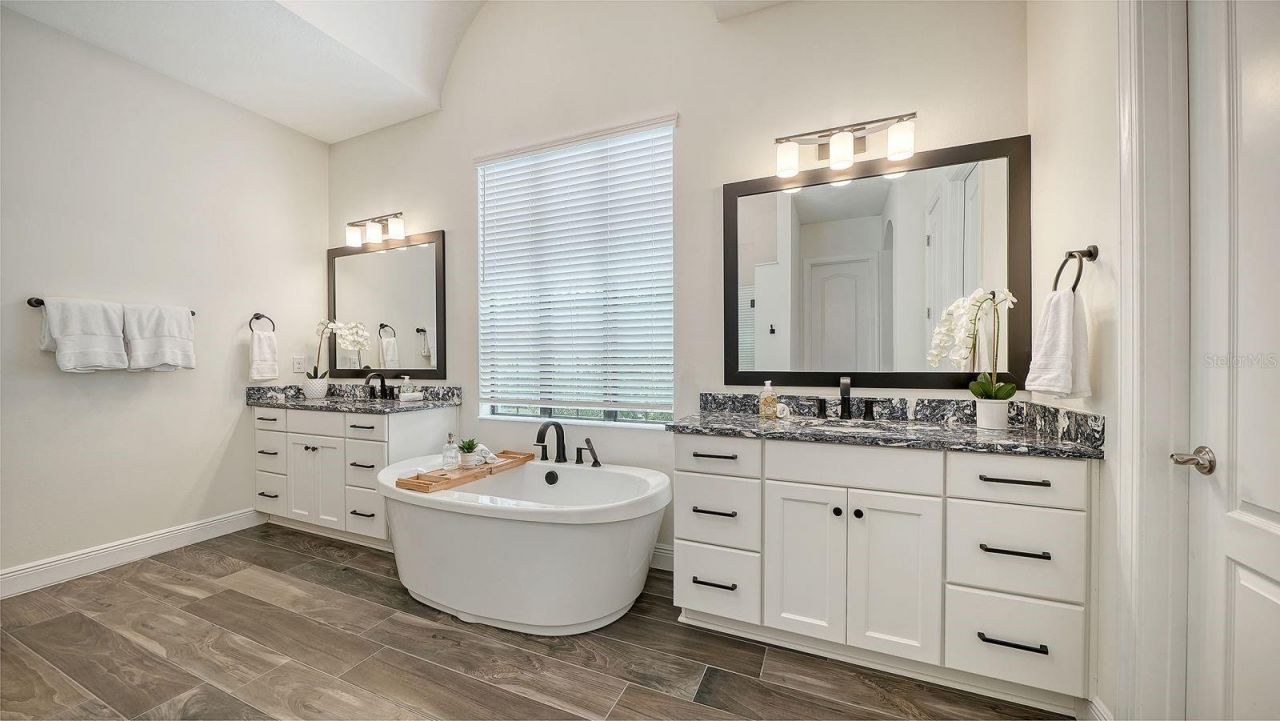 16720 Berwick Terrace, Lakewood Ranch, FL 34202 Photo