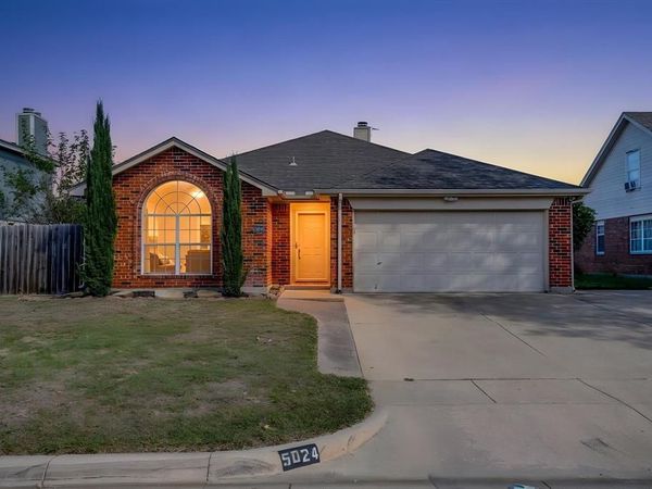 5024 Prairie Creek Trail, Fort Worth, TX 76179