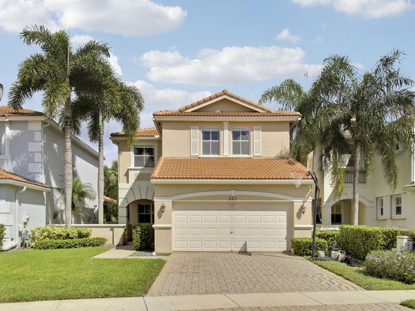 221 Isle Verde Way, Palm Beach Gardens, FL 33418
